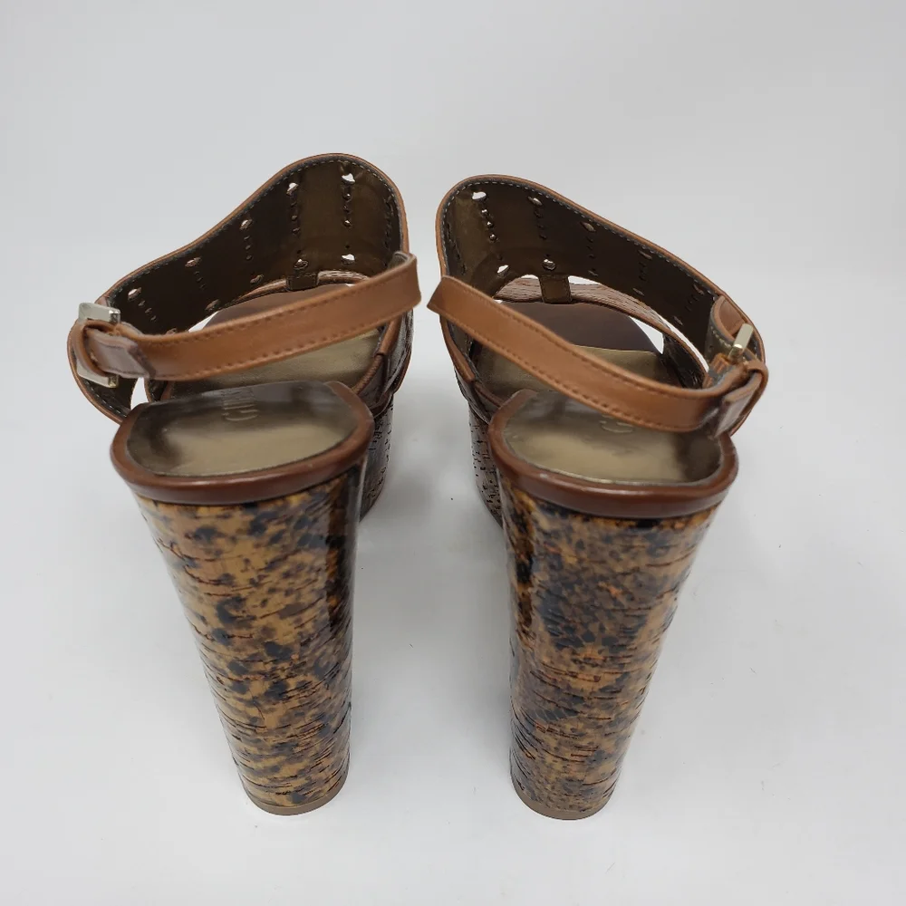 Guess Leather Platform‎ Chunky Heeled Shoes Size 8.5 Brown Tan Heels Ankle Strap